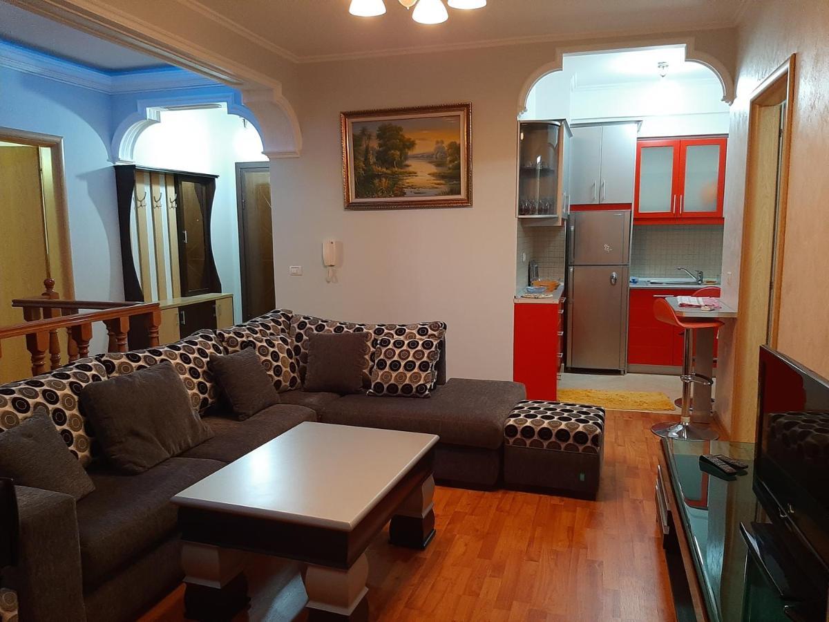 Appartement Apartament Egzoni City Center à Berat Extérieur photo