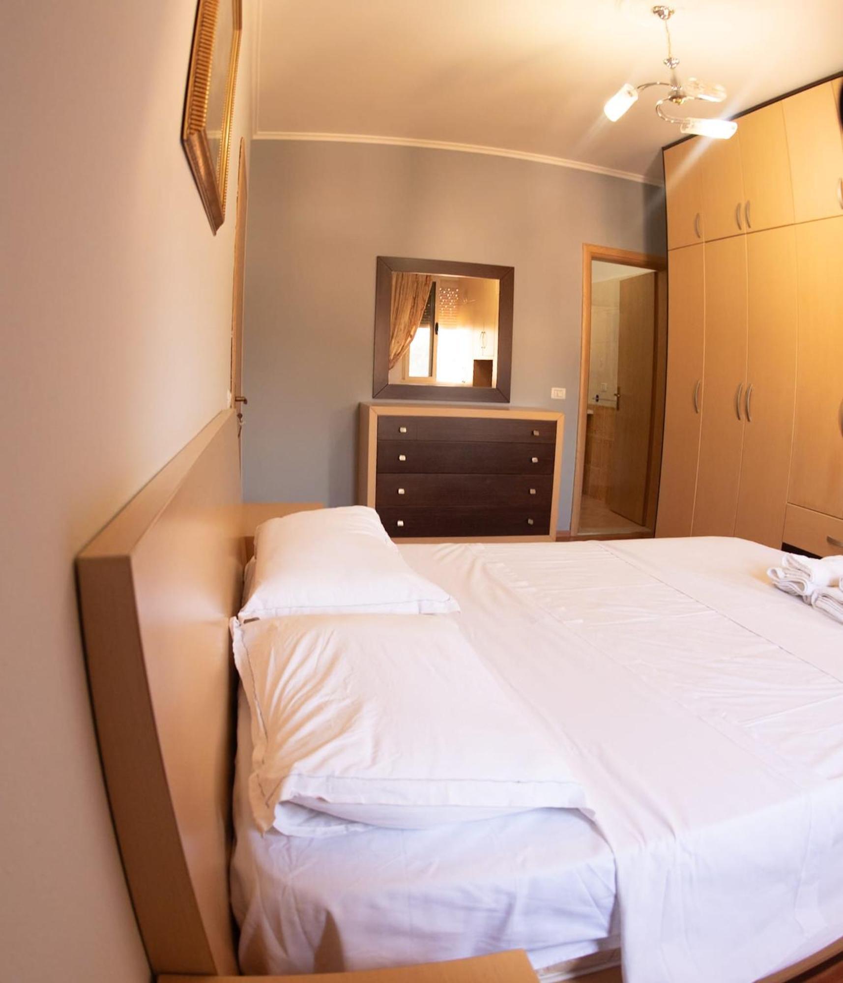 Appartement Apartament Egzoni City Center à Berat Extérieur photo